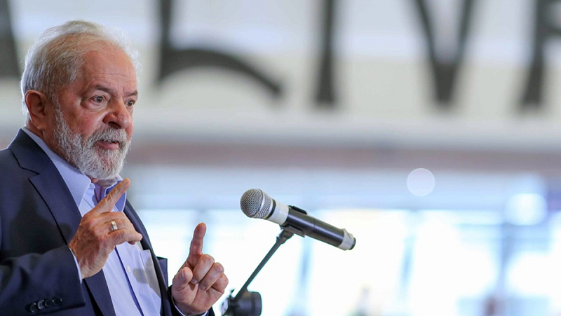 Lula segue na frente com 45% de intenções de voto