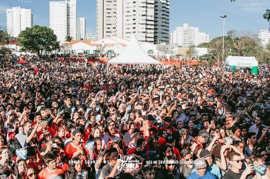 Marcha para Jesus atrai fieis e políticos