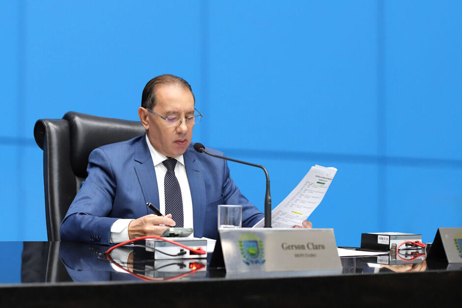Deputado defende investimentos em educação