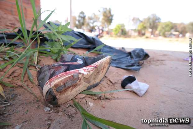 A vítima pegou uma barra de ferro e revidou as agressões