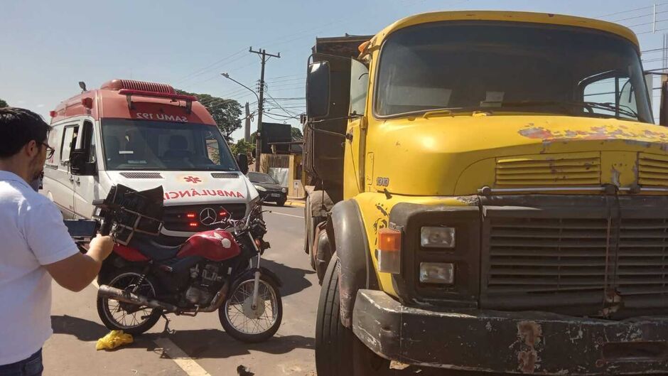 Acidente aconteceu na manhã desta segunda-feira