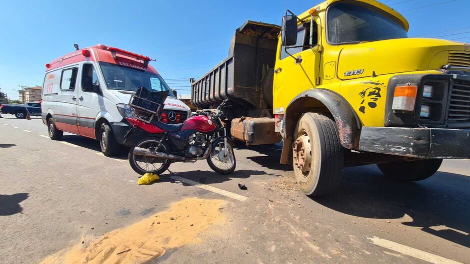 Acidente aconteceu na manhã desta segunda-feira