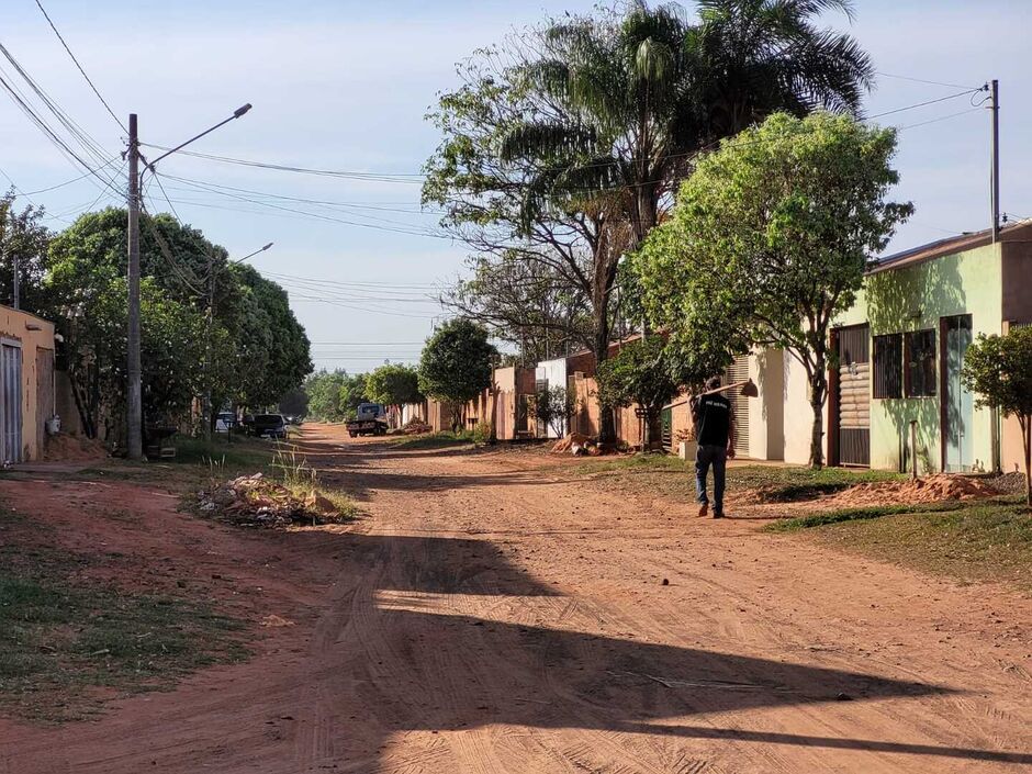 Rua onde aconteceu o abandono é quieta e vizinhos não comentaram a situação