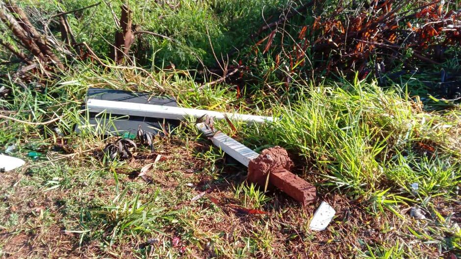 Ônibus ficou com a frente destruída