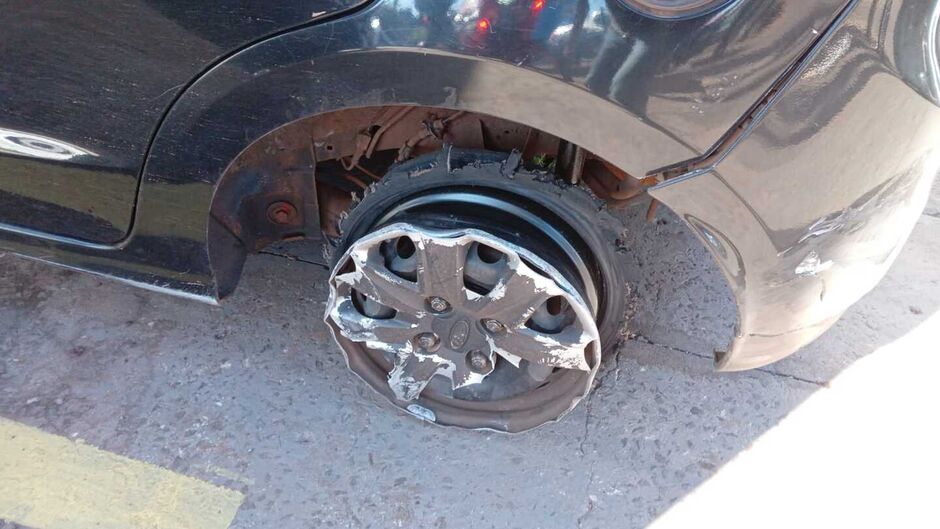 Carro da vítima ficou crivado de balas