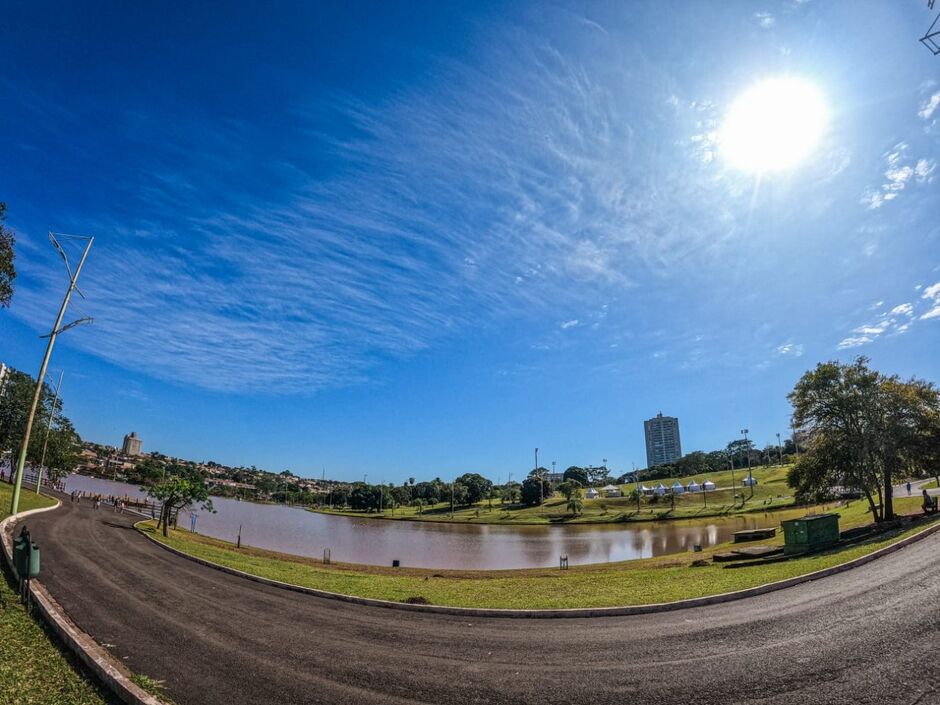 No entardecer, Campo Grande fica deslumbrante