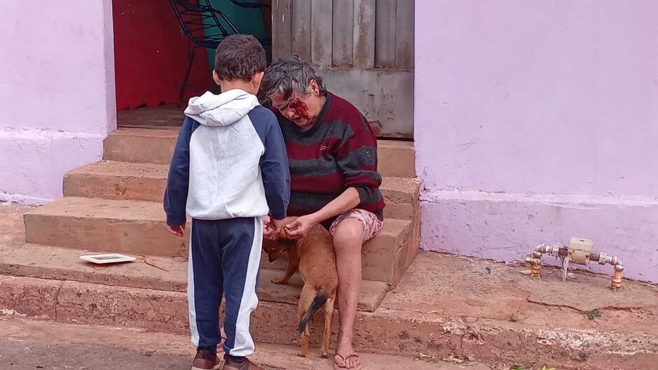 Idosa foi agredida pelo neto após chamar atenção dele