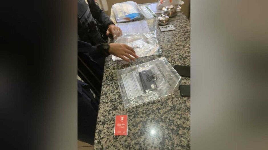 Celulares foram apreendidos na casa de três-lagoense