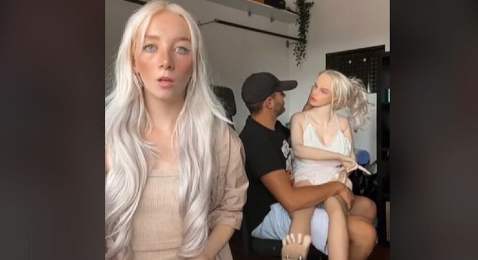 Boneca virou dúvida para modelo na Inglaterra 