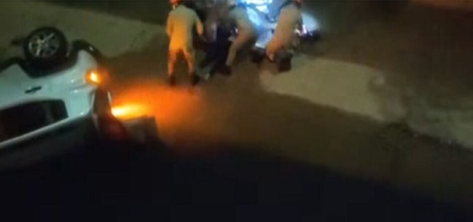 Bombeiros socorrem jovem afogada 