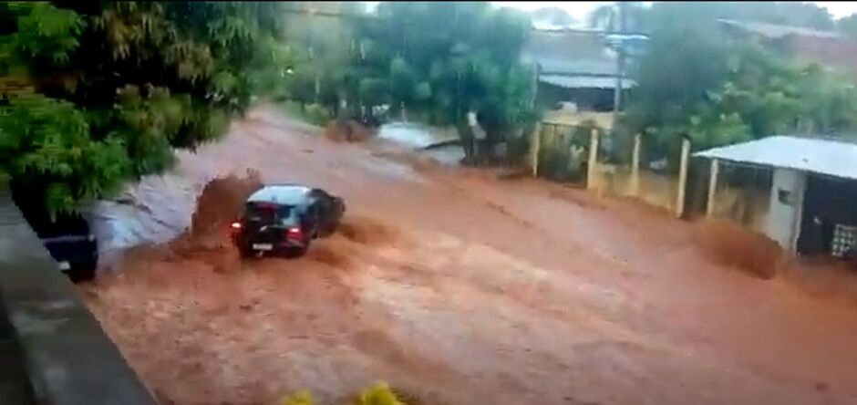 Chuva forte pode cair até final da noite desta sexta