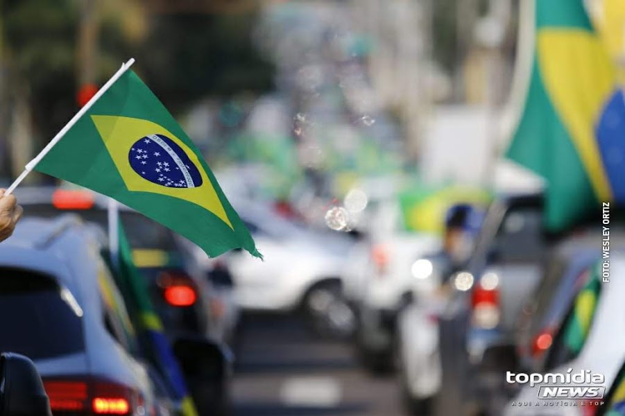 Bandeira do Brasil (ainda) representa partidos de A a Z