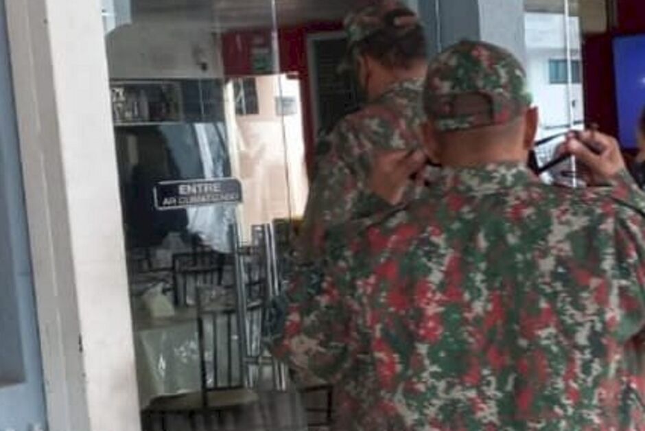 Militares salvaram bebê engasgado