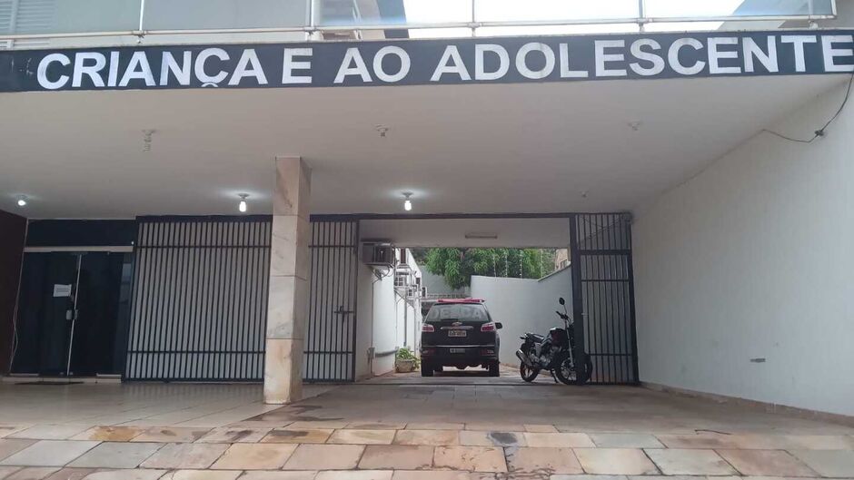 Crianças abandonadas no Jardim Noroeste