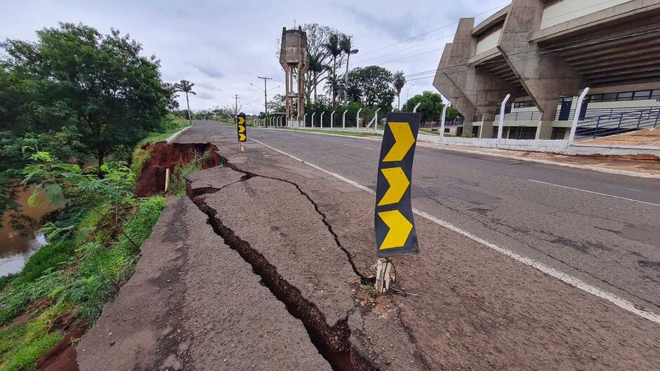 Trecho está desabando cada vez mais