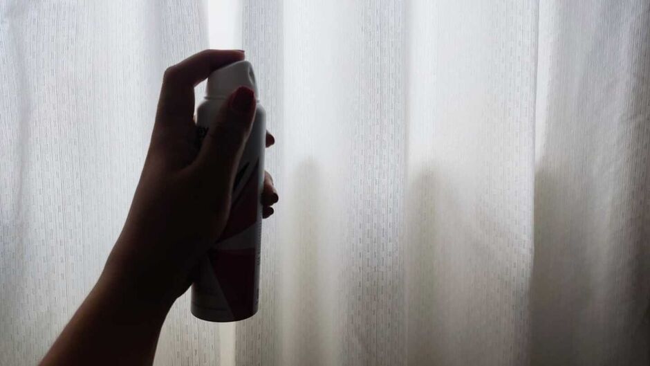 Jovem passou por cirurgia após introduzir desodorante no ânus