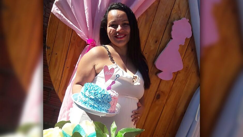 Tatiane está grávida de oito meses