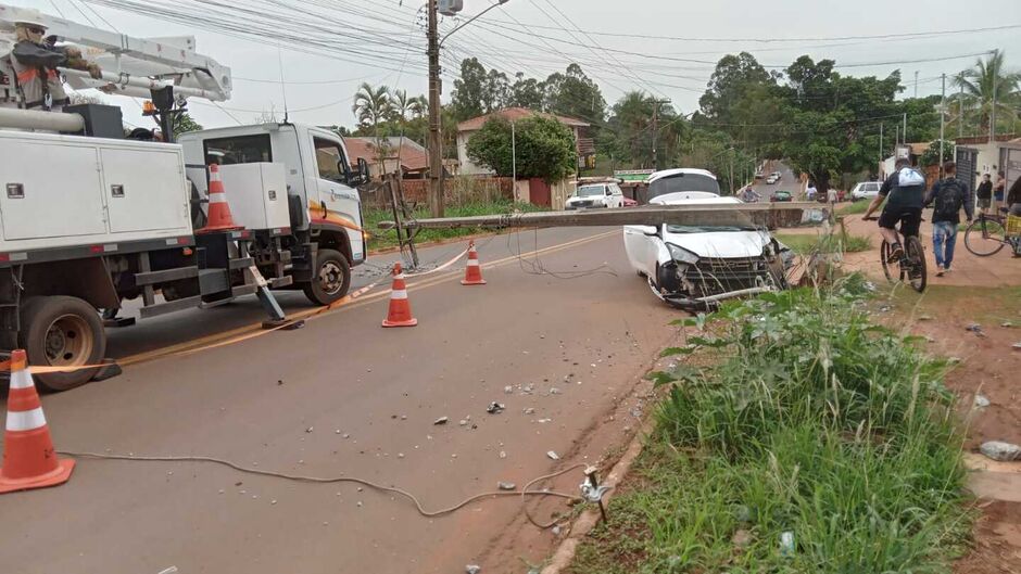 O veículo ficou destruído
