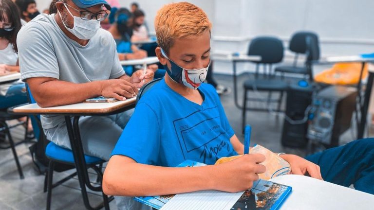 As aulas gratuitas serão ministradas pela professora Alessandra Almeida