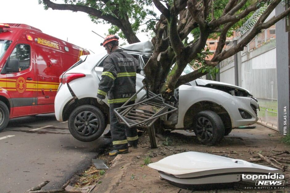 Conforme testemunha, a motorista acelerou para não pegar sinal vermelho