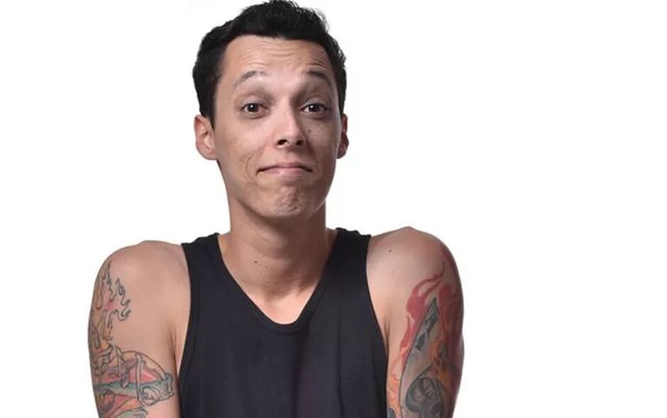 Nil Agra entrou no stand-up comedy para "ver o que dava", e hoje faz sucesso Brasil afora