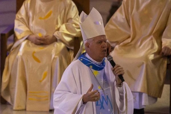 "Temos o dragão do ódio [...], e o dragão da mentira. E a mentira não é de Deus, é do maligno", disse o arcebispo.