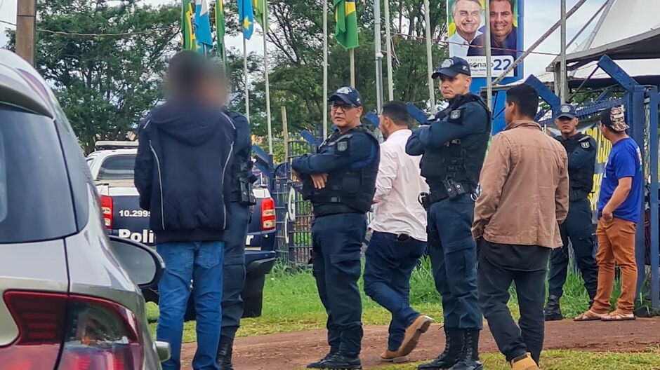 Confusão atraiu curiosos no ''QG'' de Contar 