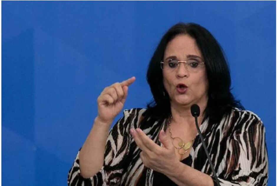 Damares fez acusações graves, mas não denunciou ao MP