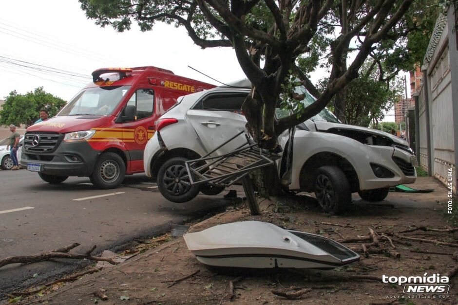 Conforme testemunha, a motorista acelerou para não pegar sinal vermelho