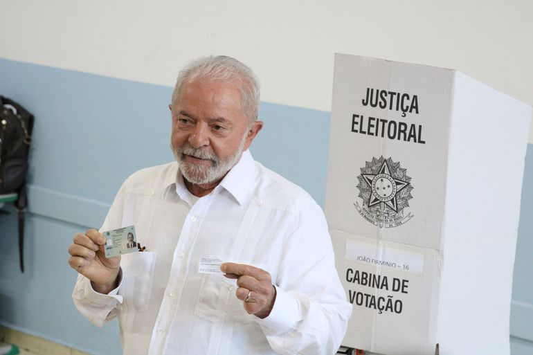 Candidato volta ao cargo após 12 anos