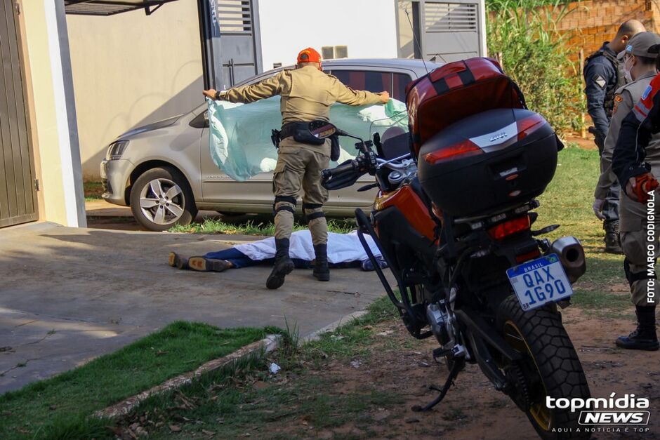 Homem foi atacado quando carpia matagal 