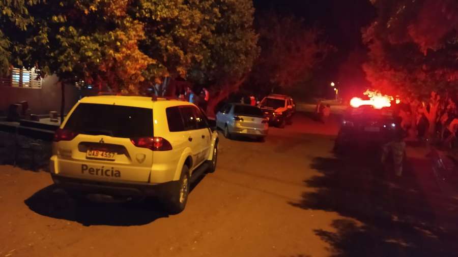Mulher morreu após ser atingida por raio