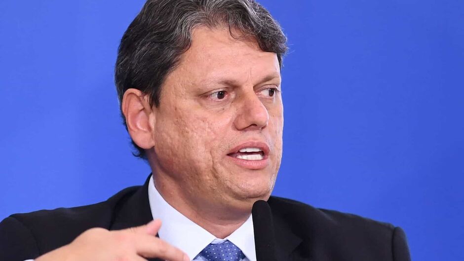 Equipe de Tarcísio de Freitas teria mandado cinegrafista da Jovem Pan apagar imagens do ocorrido