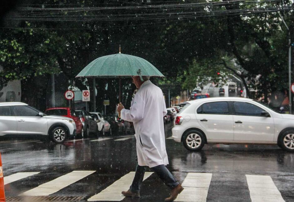 Preparem casacos e guarda-chuvas, o friozinho e a chuva retornam ao Estado e Campo Grande