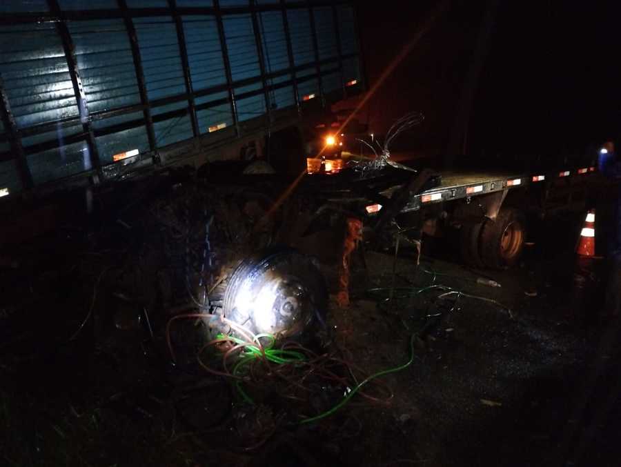 As vítimas que morreram ficaram presas na cabine