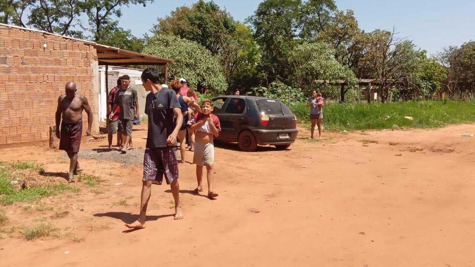 Duas viaturas da PM foram até o local 