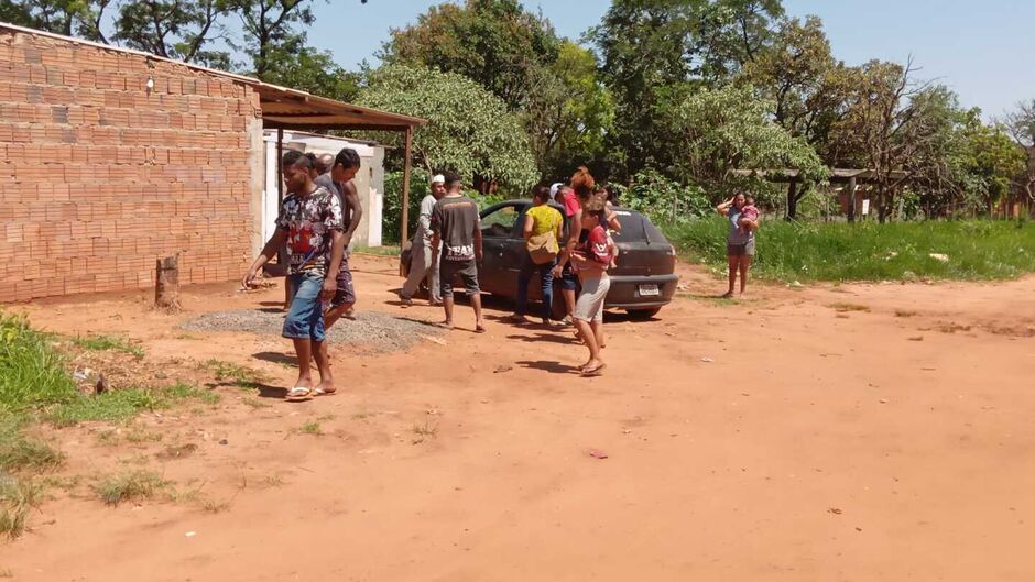 Duas viaturas da PM foram até o local 