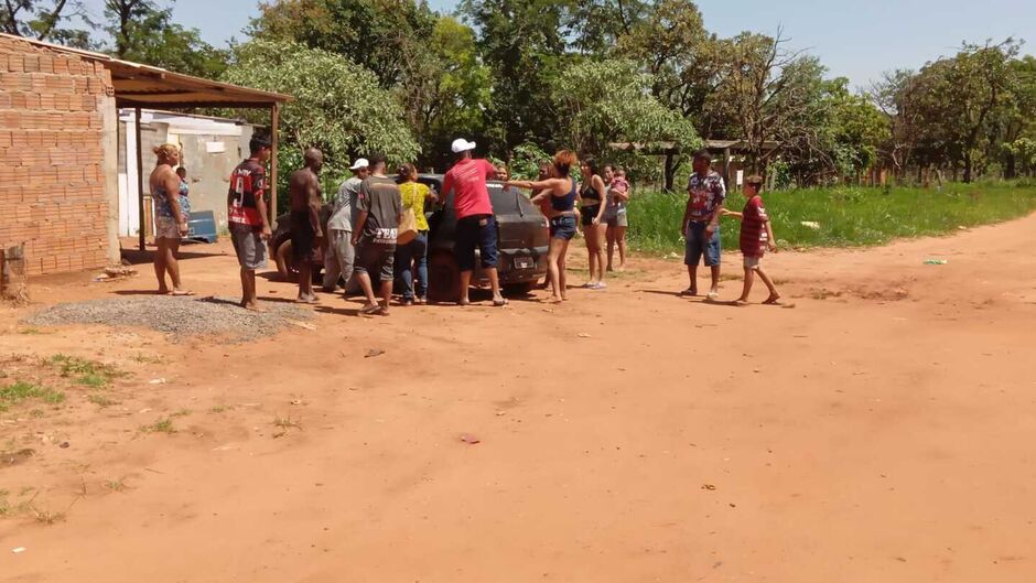 Duas viaturas da PM foram até o local 