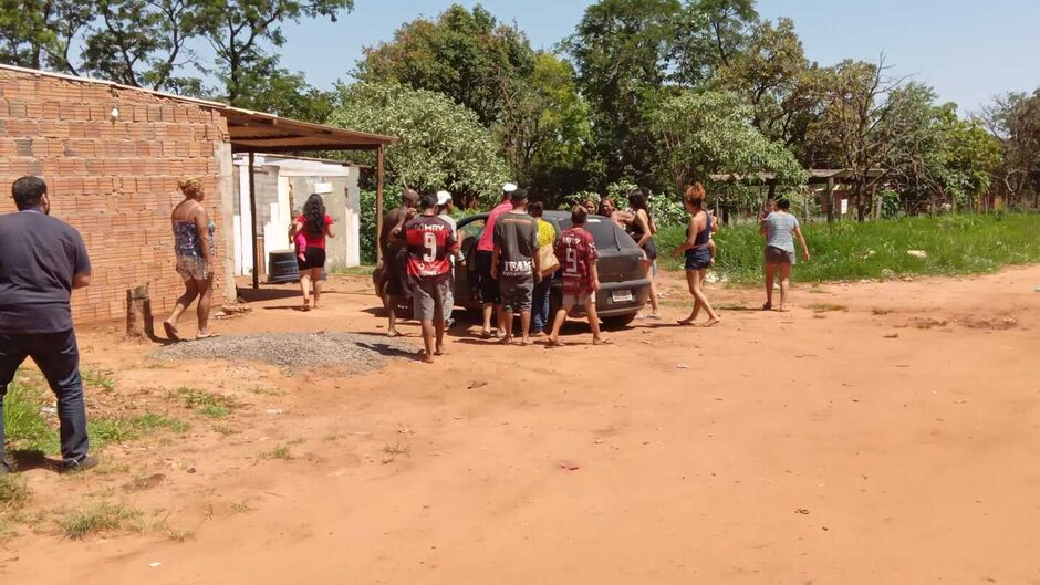 Duas viaturas da PM foram até o local 