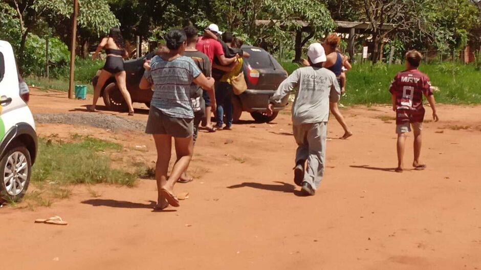 Duas viaturas da PM foram até o local 