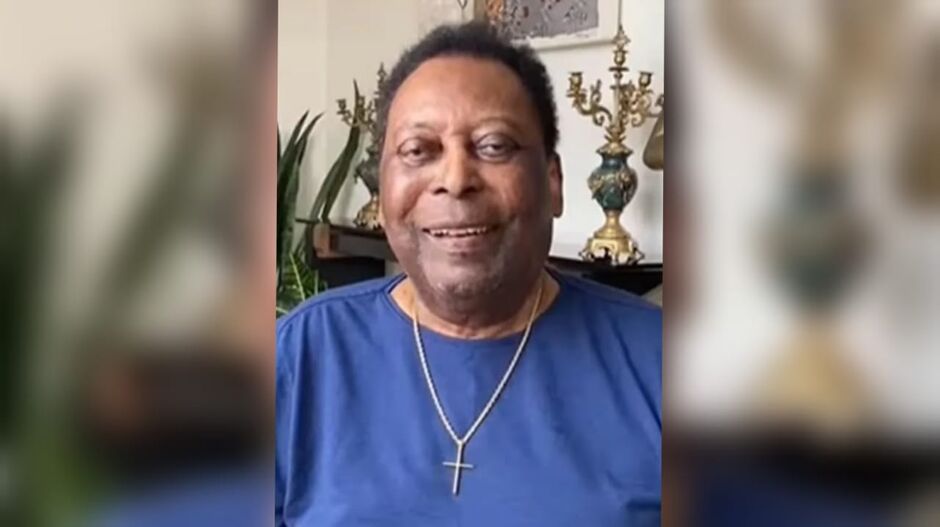 Pelé apresenta inchaço generalizado