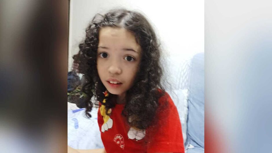 Criança sofre diversas convulsões no dia que aos poucos atrofiam o cérebro