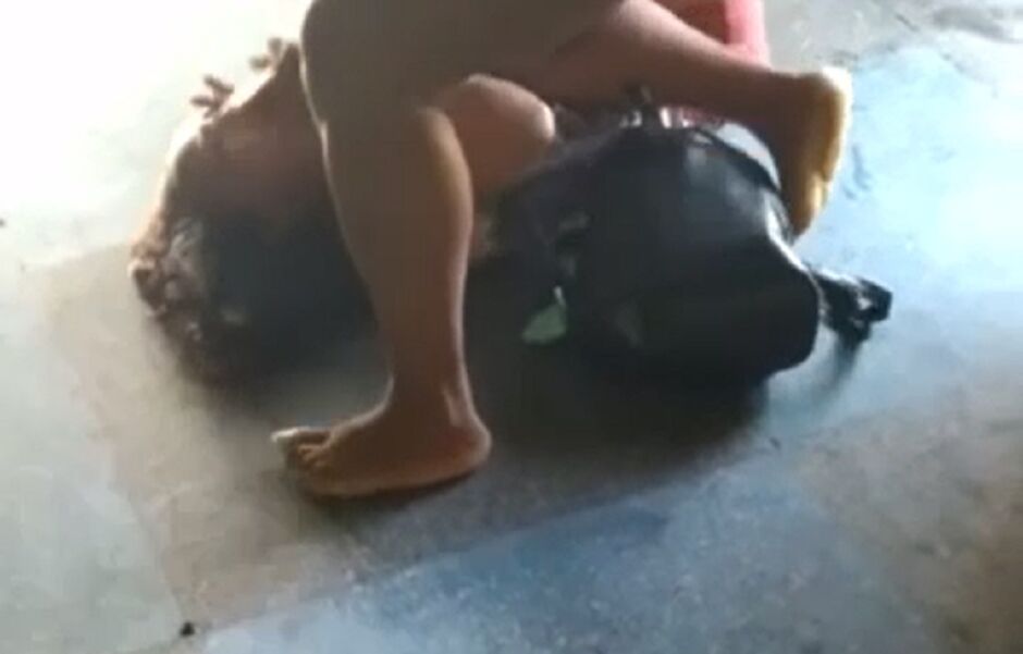 Mulher foi surrada por ex-marido e mãe dele
