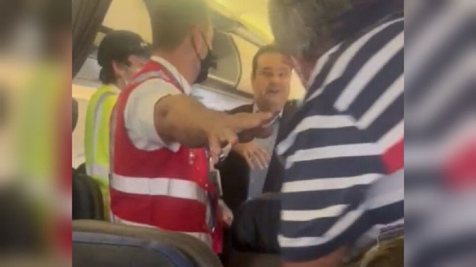 Deputado reagiu a xingamentos de bolsonaristas 