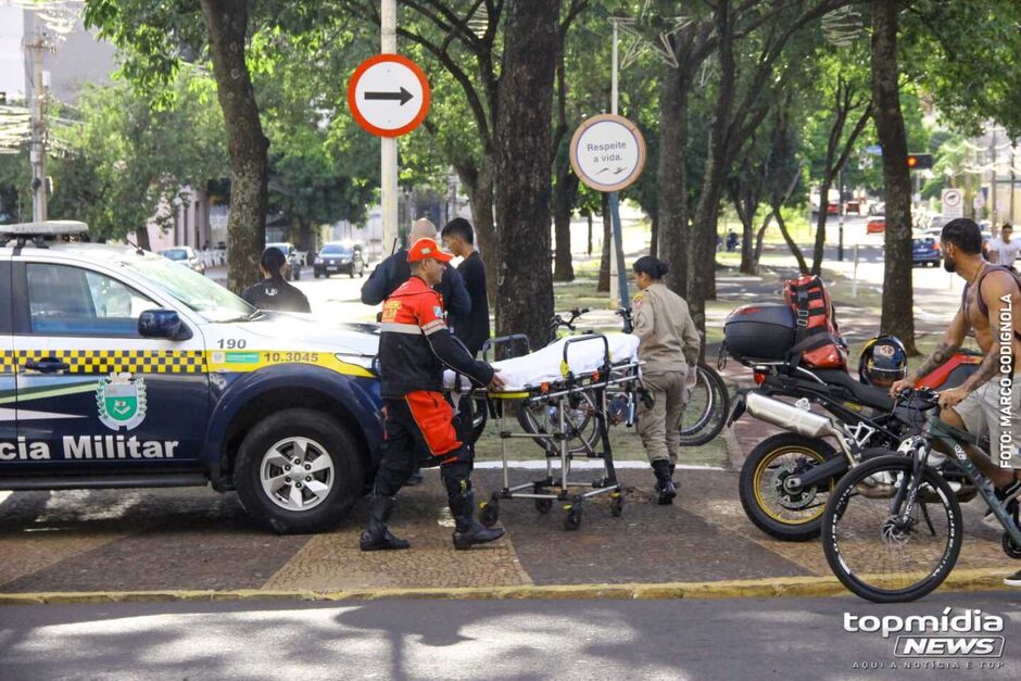 Ciclista ficou ralada e foi para a Santa Casa 