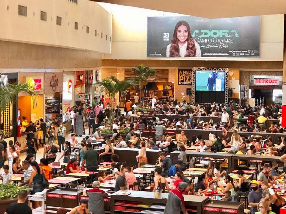Shopping Norte Sul Plaza vai ter telão para exibir os jogos do Brasil na Praça de Alimentação 