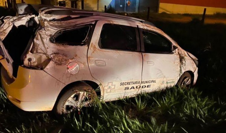 Carro ficou bastante danificado com o acidente