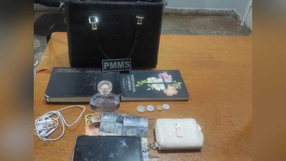 Pertences foram recuperados pelos policiais