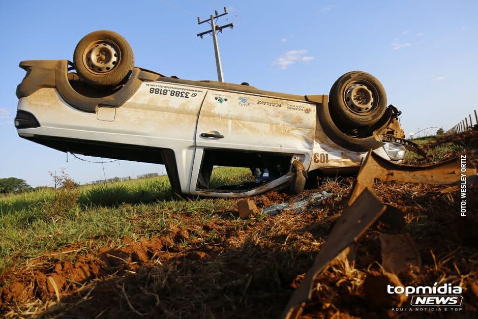 Strada ficou bastante danificada