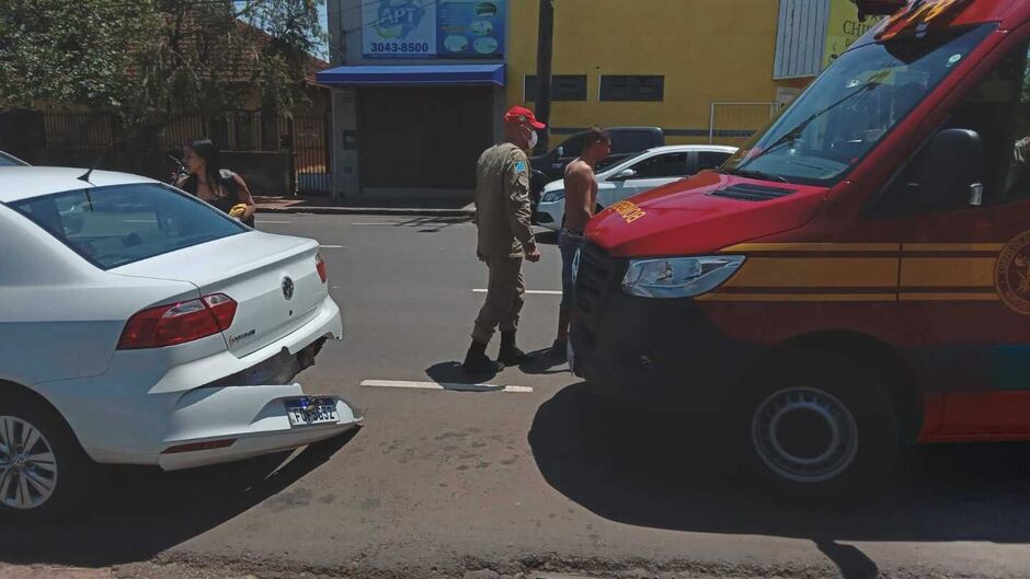 Motociclista foi socorrido pelos Bombeiros